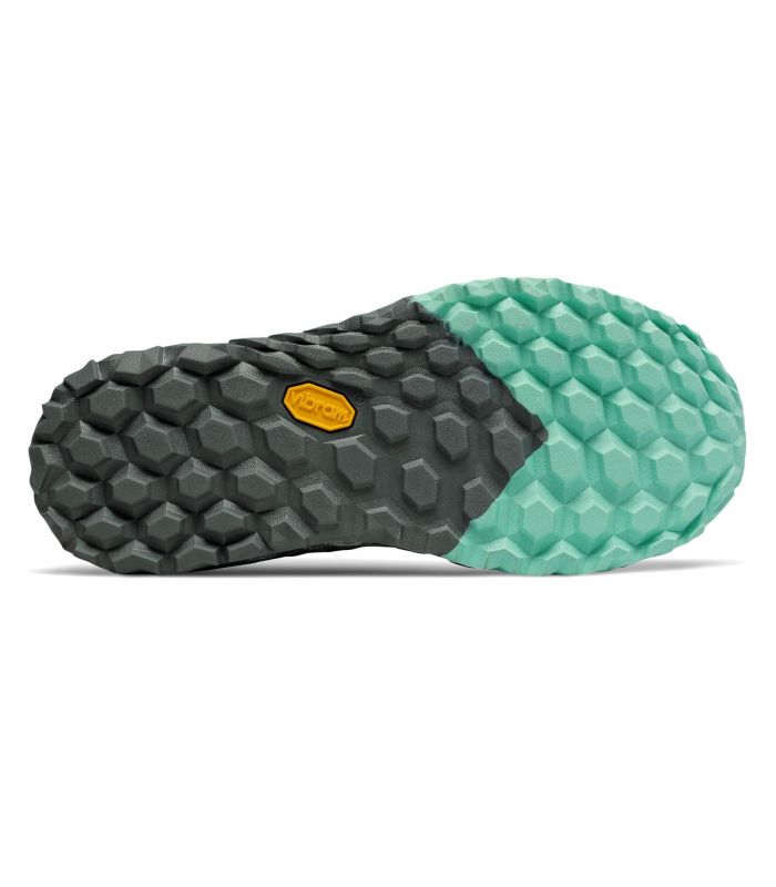 Compra online Zapatillas New Balance Fresh Foam Hierro V4 Mujer Gris en oferta al mejor precio