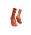 Compra online Calcetines Ciclismo Compressport Racing Socks V3.0 Coral en oferta al mejor precio