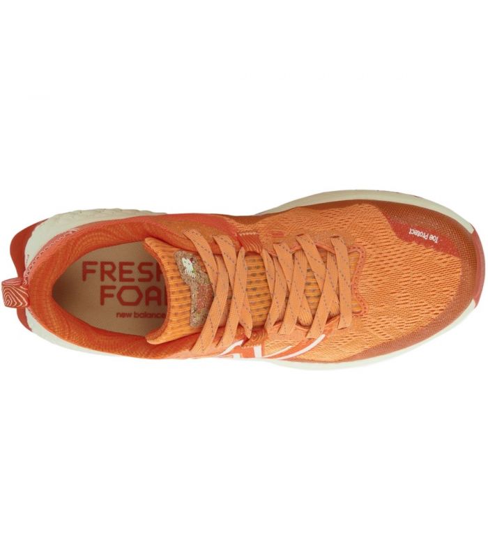 Compra online Zapatillas New Balance Fresh Foam Hierro V7 Mujer Naranja en oferta al mejor precio