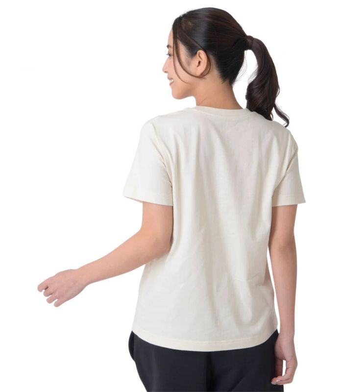 Compra online Camiseta New Balance Sport Essentials Jersey Logo T-Shirt Mujer Linen en oferta al mejor precio
